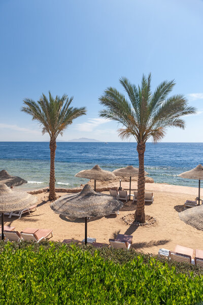 Пляж в роскошном отеле Шарм-эль-Шейх, Египет