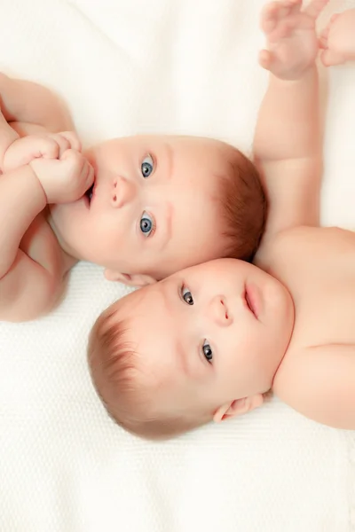 Two twin babies, girls — Stock Photo, Image