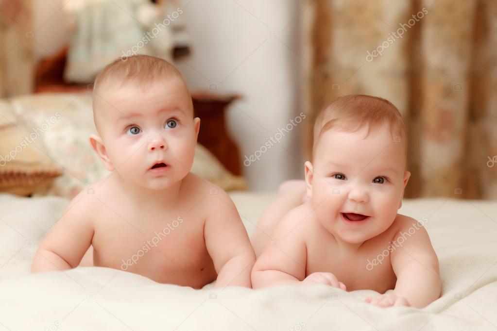 Twin Babies Pictures Images Stock Photos Depositphotos