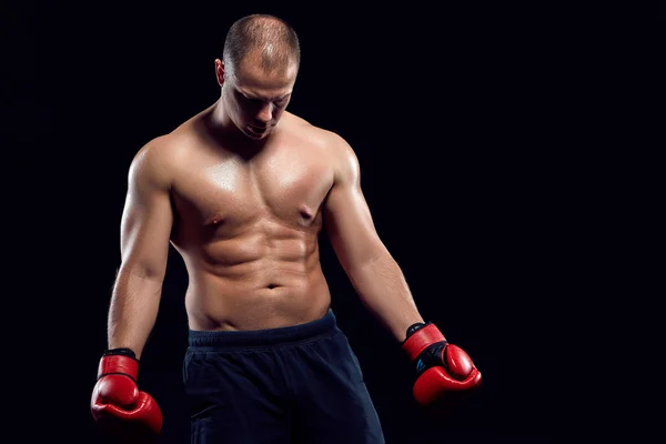Kaslı adam - genç beyaz boksör — Stok fotoğraf