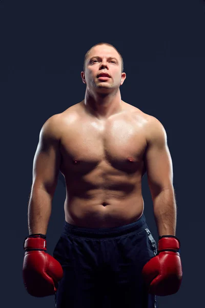 Muscular man - young caucasian boxer — Stock Photo, Image