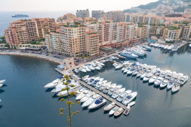 monaco Harbor Lüks Yatlar, Fransız Rivierası ile havadan görünümü