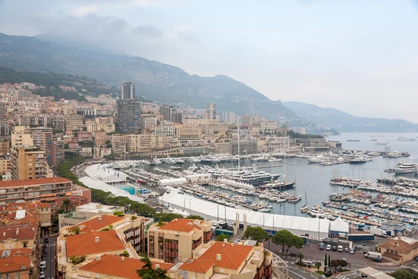 Vista aérea del puerto de Mónaco con yates de lujo, Riviera Francesa — Foto de Stock
