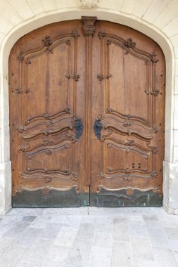Geleneksel ahşap kapı şehirde, Slovakya