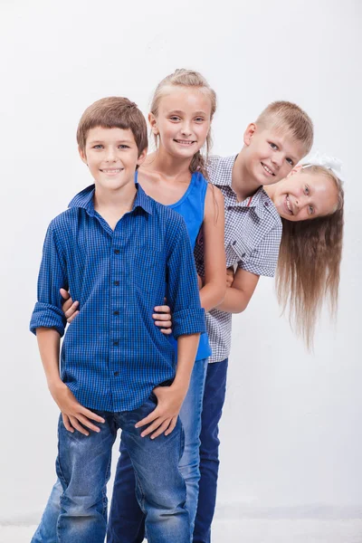 Happy Smiling Teenagers Standing Arm Arm White Background — Stock Photo, Image