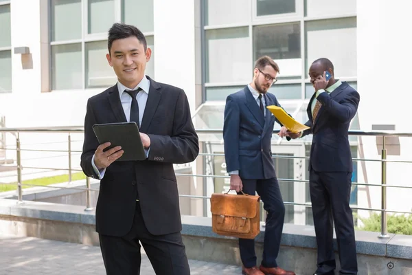 Portret van multi-etnische business team — Stockfoto