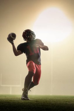 Oyun kurucunun stadyum ışıkları altında futbol oynaması gibi bulanık hareketli yaratıcı bir kolaj. Oyun stratejisi kavramı, antrenörlük analizi, liderlik ve profesyonel spor eğitiminde markalaşma.