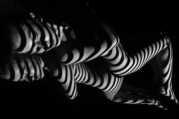 Mujer Desnuda Reflejo Con Rayas Cebra Blanco Negro Foto Blanco — Foto de Stock