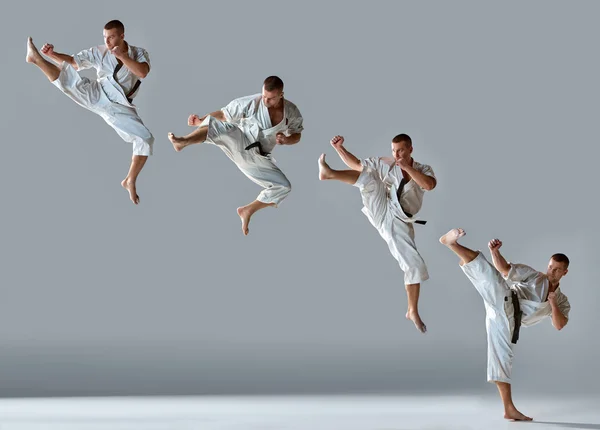 Adam beyaz kimono eğitim karate — Stok fotoğraf
