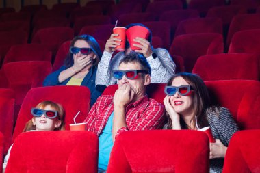 Sinemada insanların duygu