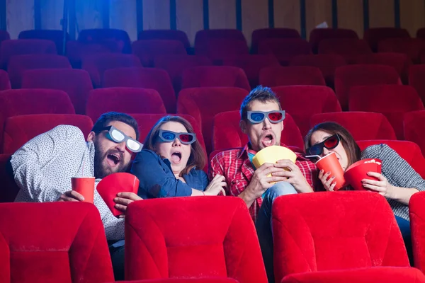영화관에서 사람들 감정 — 스톡 사진