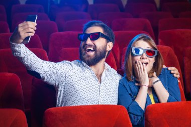 Sinemada insanların duygu