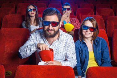 Sinemada insanların duygu