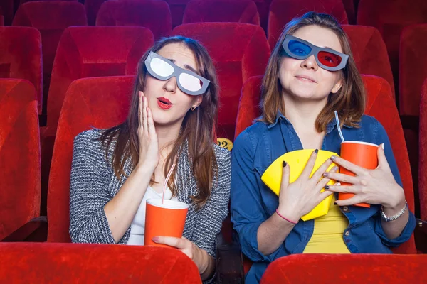 The spectators in the cinema — Stock fotografie
