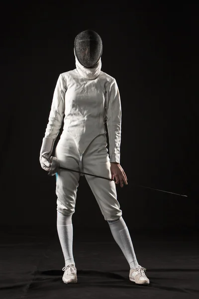 Muotokuva nainen yllään valkoinen miekkailu puku musta — kuvapankkivalokuva