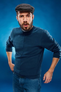 Kızgın ve çığlık atan adam