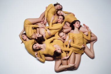 Modern bale dansçıları grup