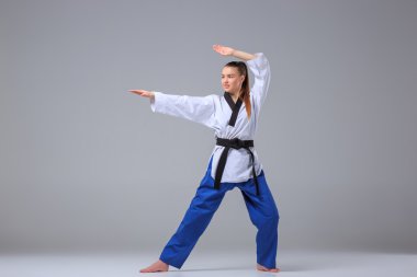 Siyah kuşak karate kızla