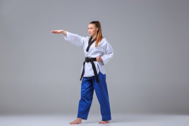 Siyah kuşak karate kızla