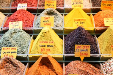 Baharat gösteri, Kapalıçarşı, Istanbul, Türkiye. 