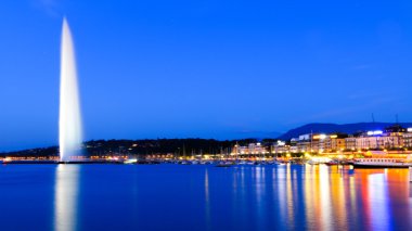 Geneva gece - Leman Gölü yansımalar