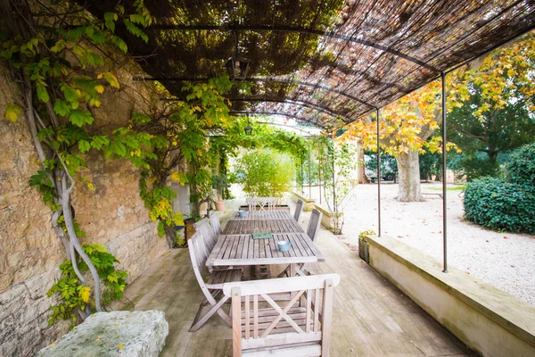 Provence, Fransa kırsal bir evin dış Teras
