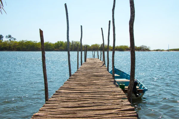 Quai en bois à La Paz, El Salvador Photos De Stock Libres De Droits