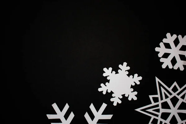 Μαύρο Φόντο Λευκό Χαρτί Νιφάδες Χιονιού — Φωτογραφία Αρχείου
