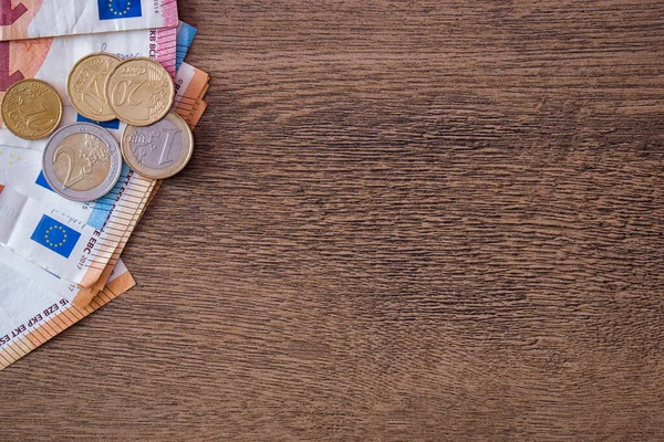 Billetes Monedas Euros Sobre Fondo Madera Espacio Para Copias —  Fotos de Stock