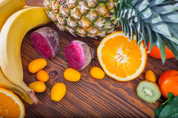 Taze meyve ve vegitables ahşap tablo