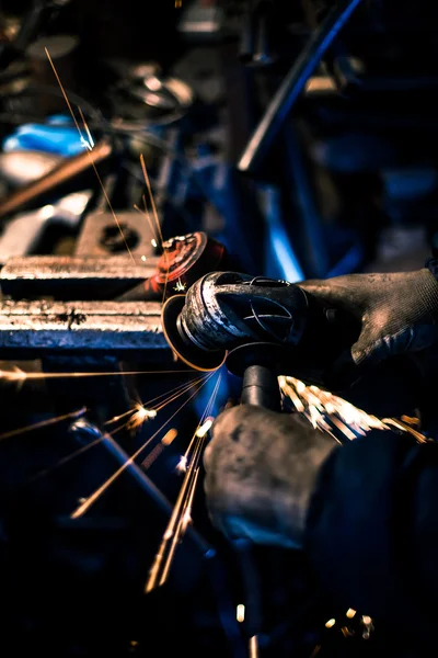 Metal çelik yedek parça taşlama