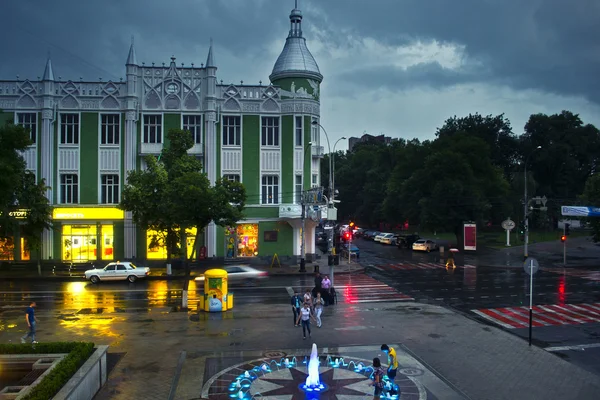 Cidade provincial chuvosa — Fotografia de Stock