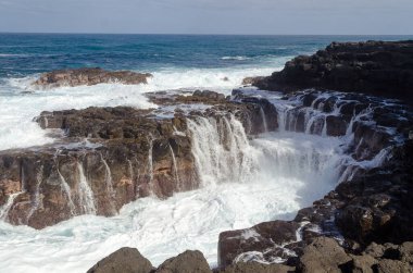 Queen 's Bath, Hawaii' de Güzel Okyanus Suyu Havuzu
