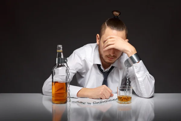 Alkohol-függőség a férfiak — Stock Fotó