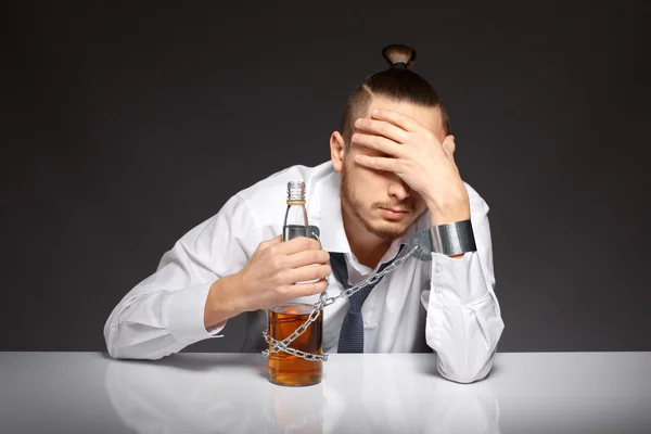 Alkoholberoende hos män — Stockfoto