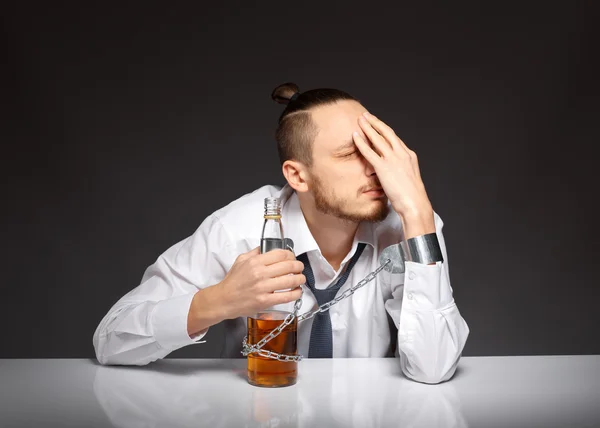 Alcohol dependence in men — Stock Photo, Image