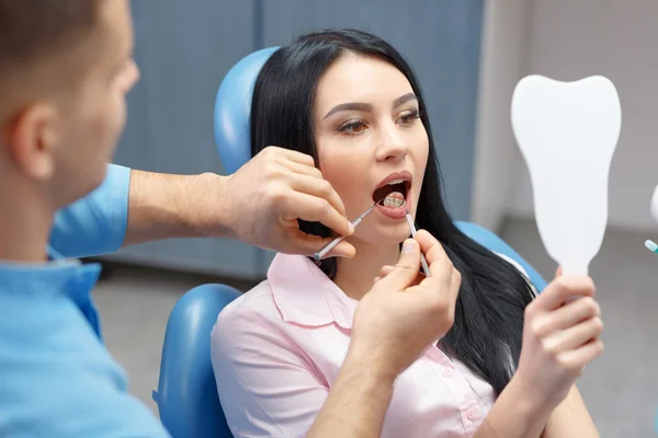 Stomatologia e concetto di assistenza sanitaria — Foto Stock