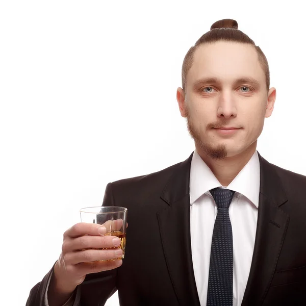 Halva renrakad ung man hålla glas med alkohol — Stockfoto