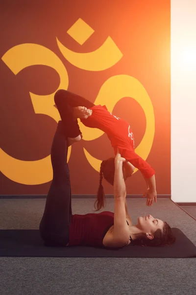 Yoga für Mutter und Kind — Stockfoto