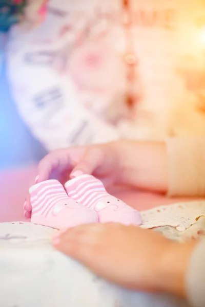 Chaussons roses bébé — Photo