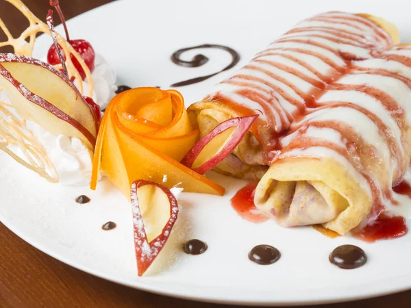 Vişne reçelli krep