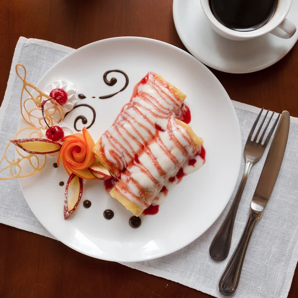 Pancakes with cherry jam — Stock Photo, Image