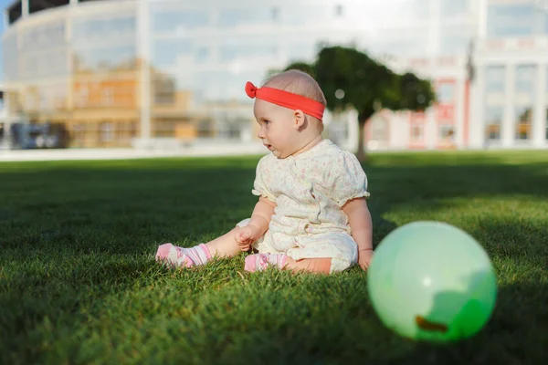 Lycklig baby — Stockfoto