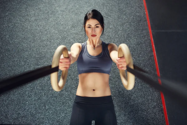 Entrenamiento Crossfit en el anillo — Foto de Stock