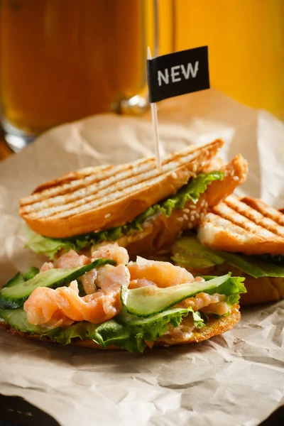 Sandwich con pesce rosso — Foto Stock