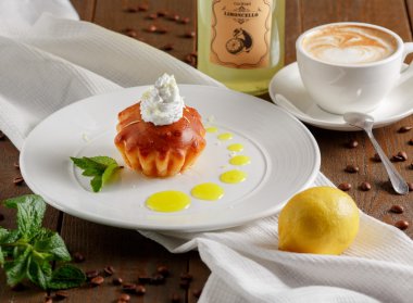 Limoncello üzerinde dayalı baba