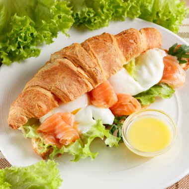 kırmızı balık haşlanmış yumurta