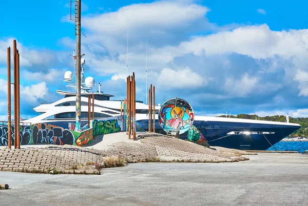 Luxury boat at the children's playground — Stock Photo, Image