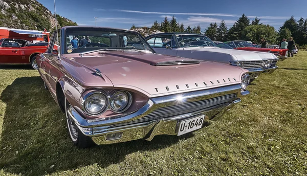 Side of the classic car in cream pink — Stock Photo, Image