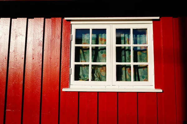 Window in wooden house — Stock Photo, Image